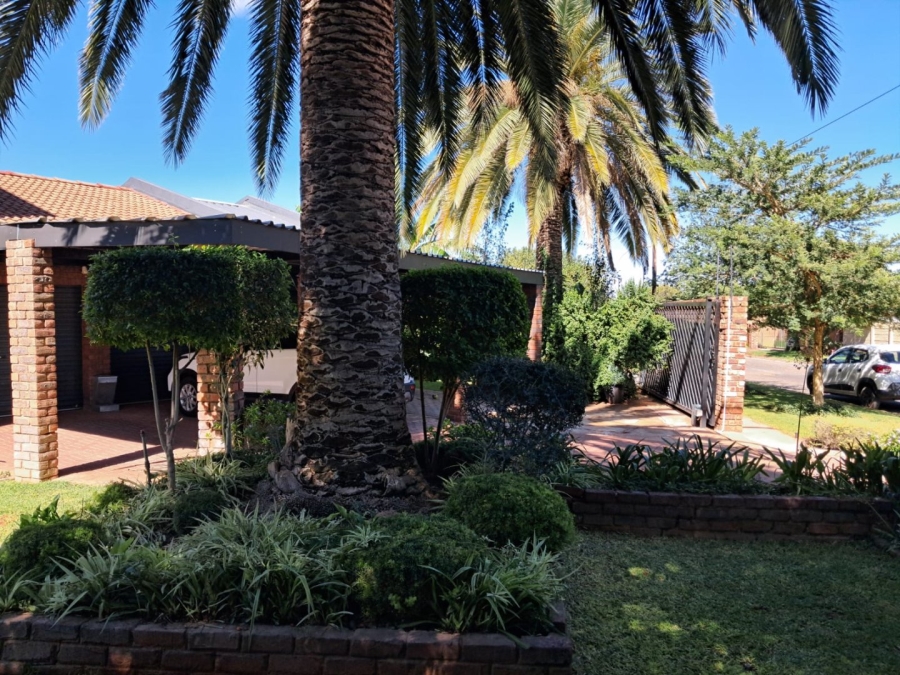 4 Bedroom Property for Sale in Hillcrest Northern Cape